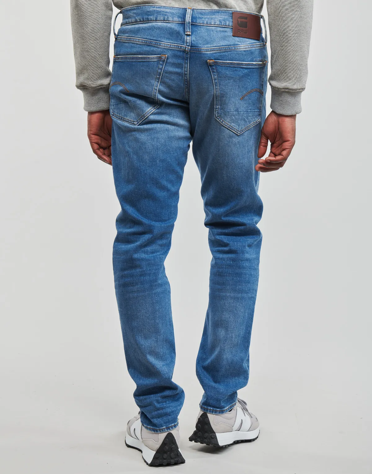 3301 REGULAR TAPERED