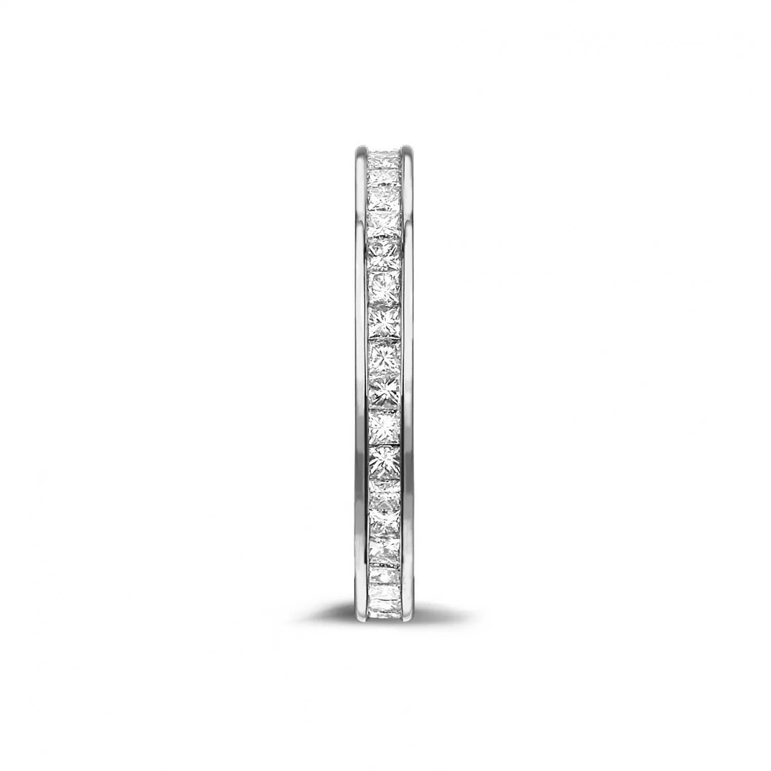 alianza 0.90 quilates en oro blanco engastada de diamantes talla princesa (circunferencia completa) 