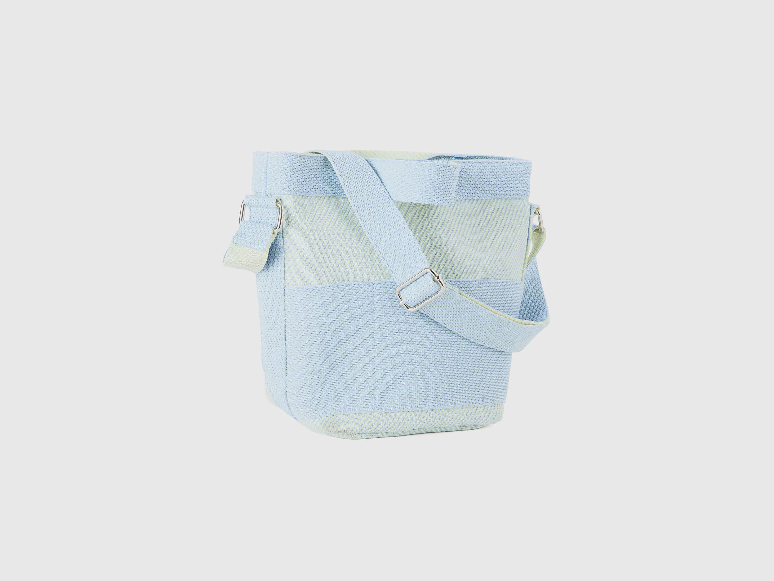 Bolso tipo saco amarillo y azul