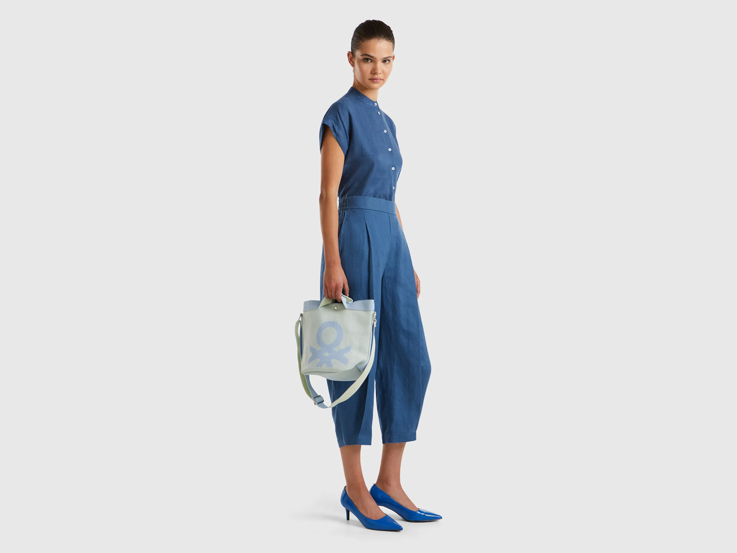 Bolso tipo saco amarillo y azul