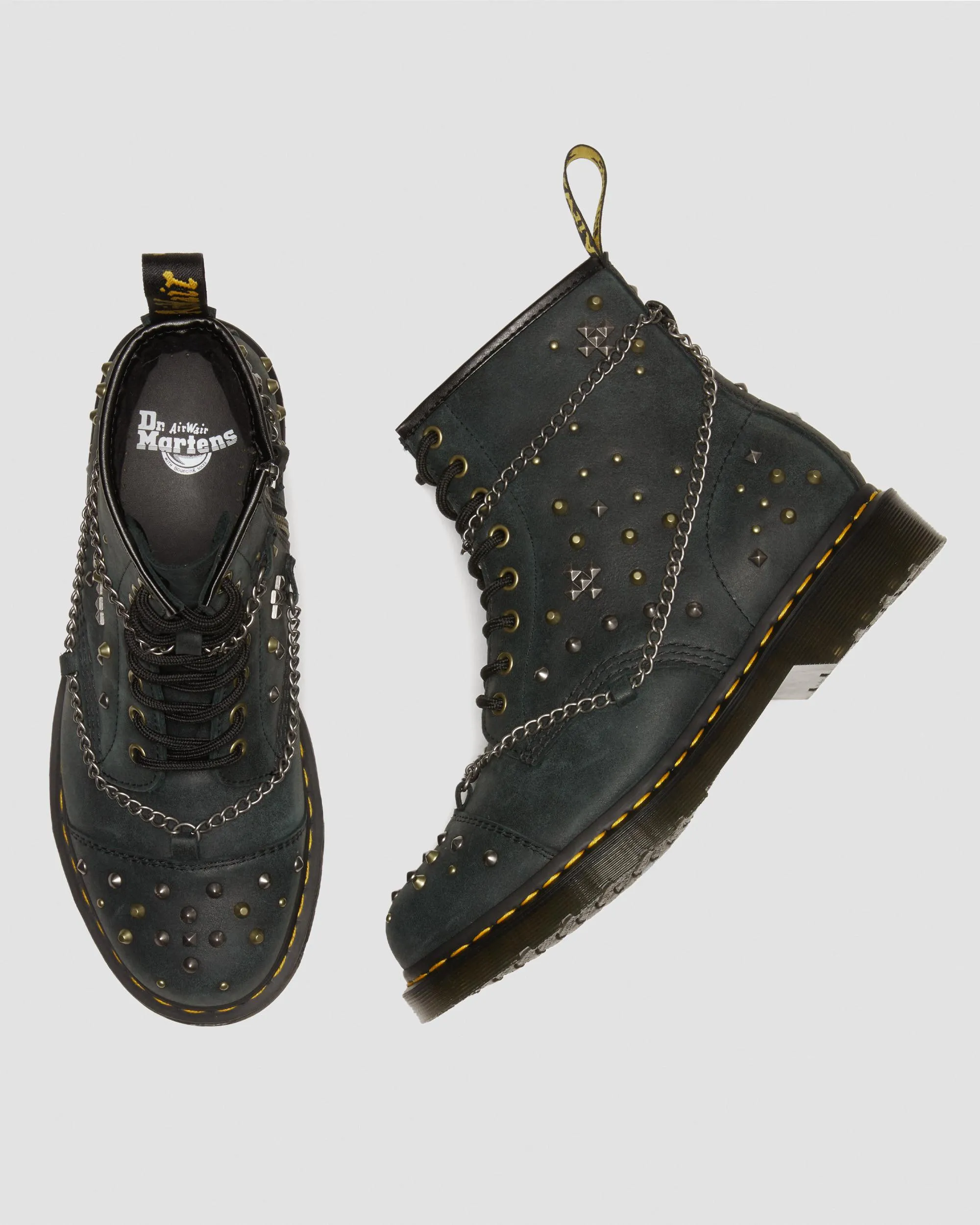 Botas 1460 en piel con tachuelas y cadenas