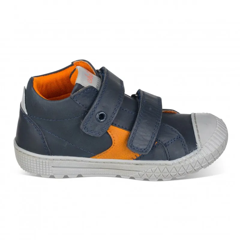 Botin dos velcros en piel