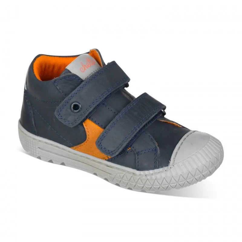 Botin dos velcros en piel