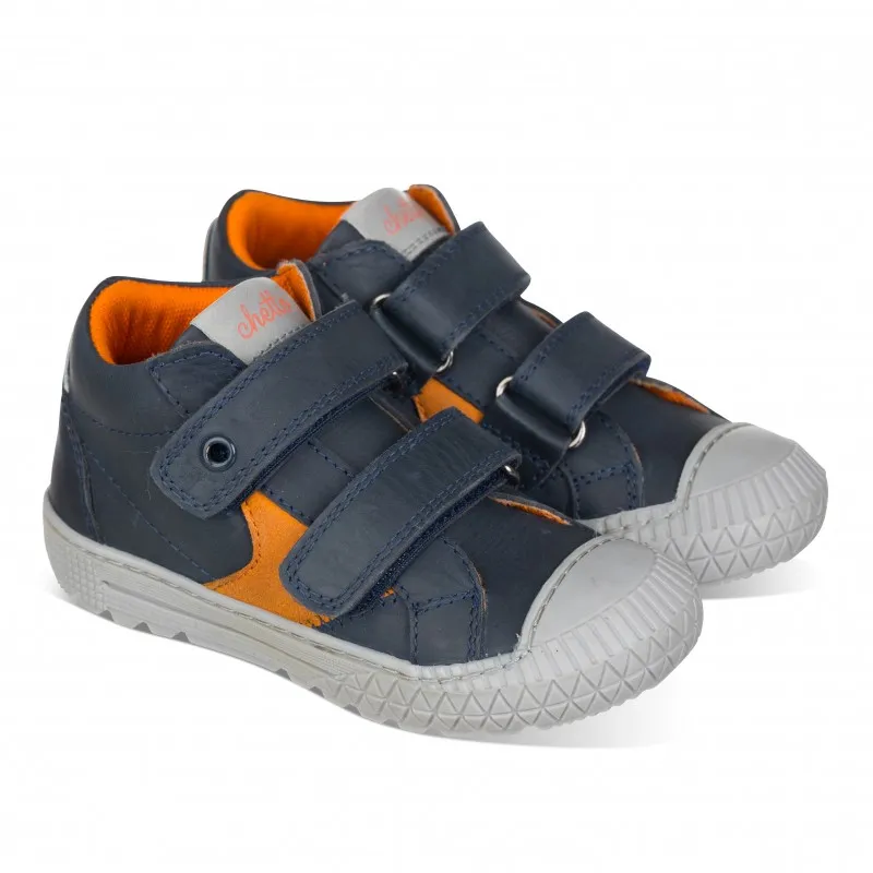 Botin dos velcros en piel