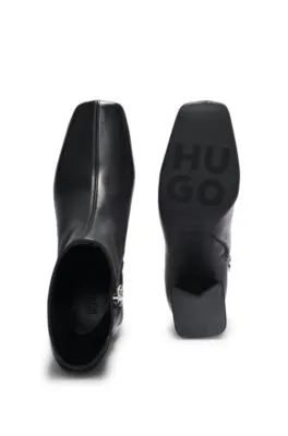 Botines de piel sintética con tacón en bloque