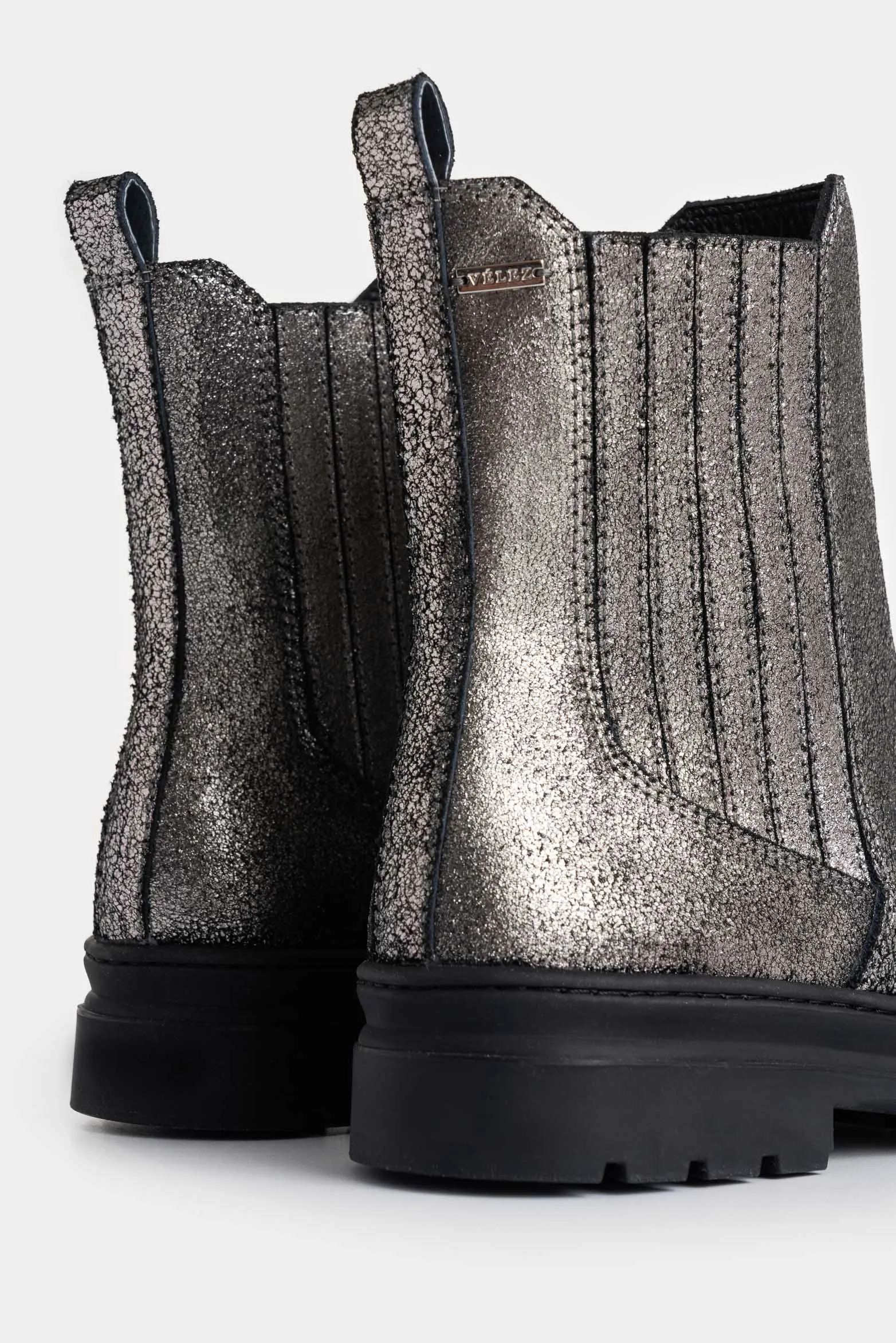 Botines Orión de cuero folia para mujer silueta Chelsea
