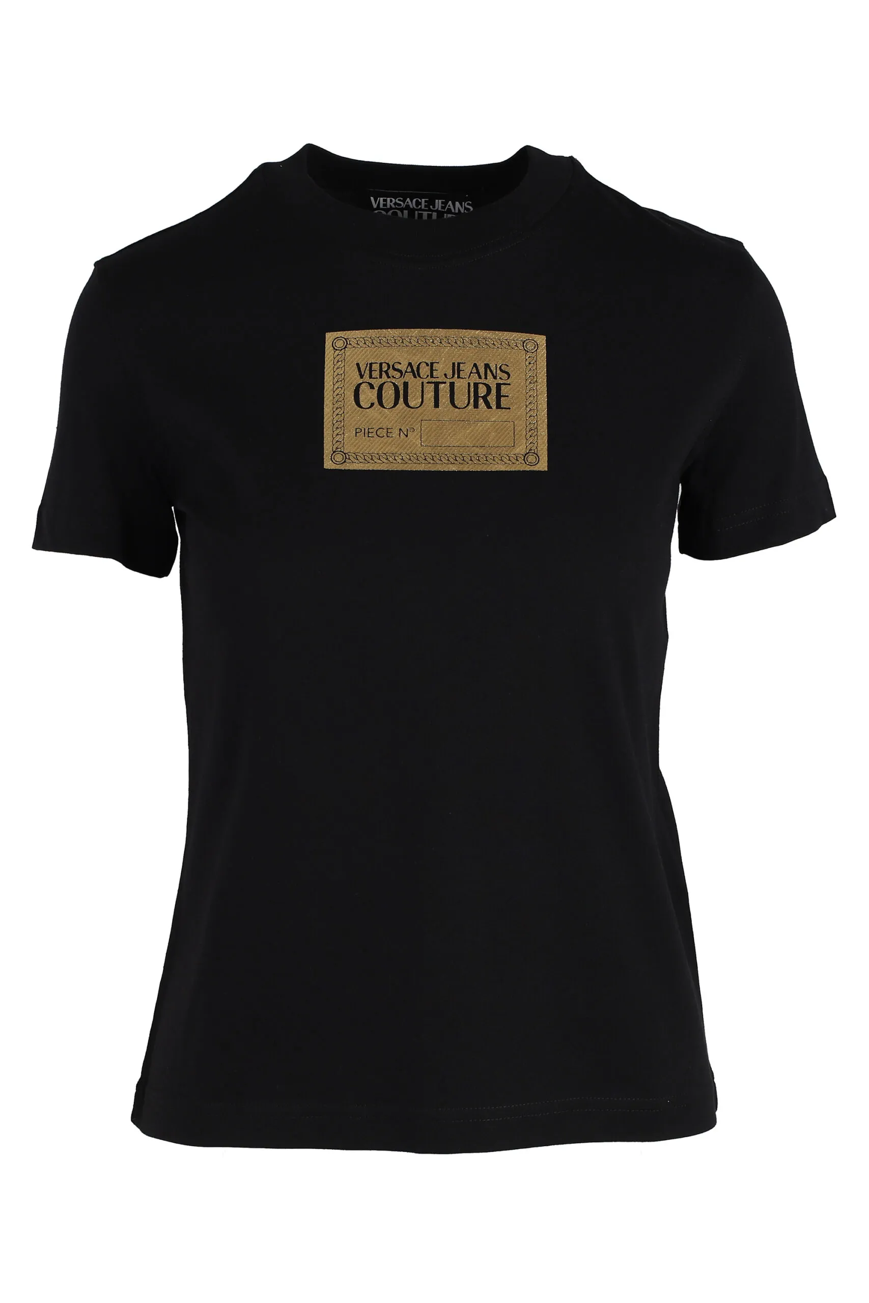 Camiseta negra con logo dorado en el centro