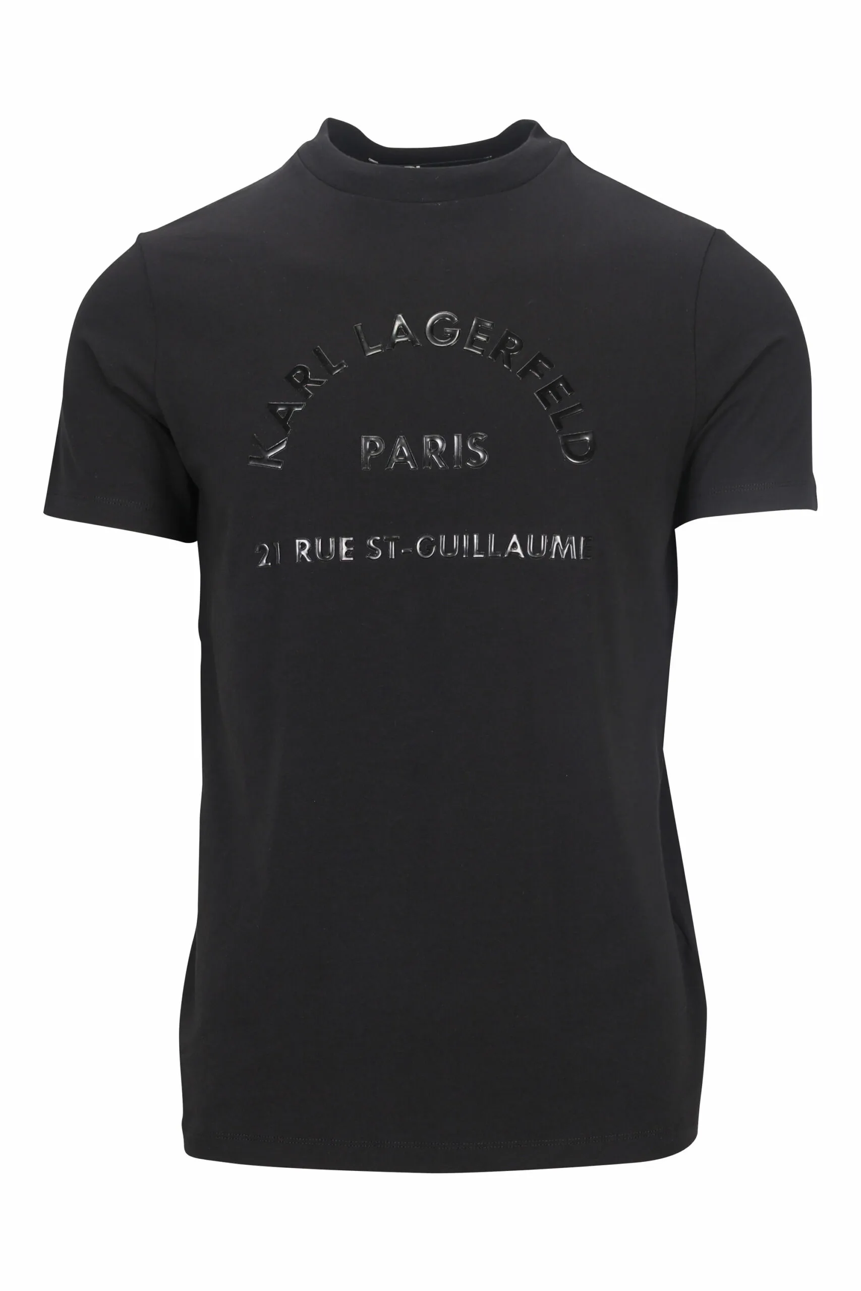Camiseta negra con maxilogo monocromático 