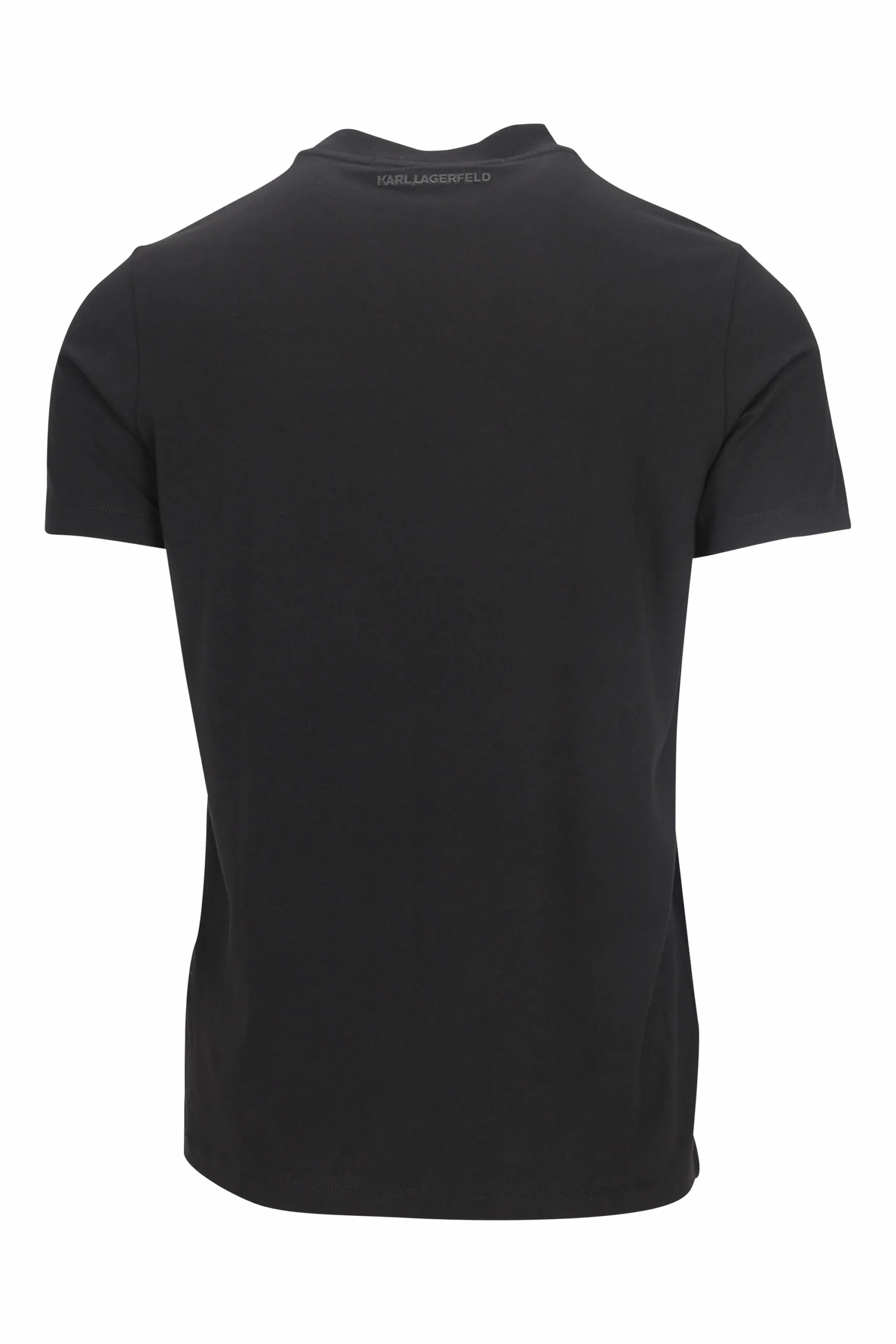 Camiseta negra con maxilogo monocromático 
