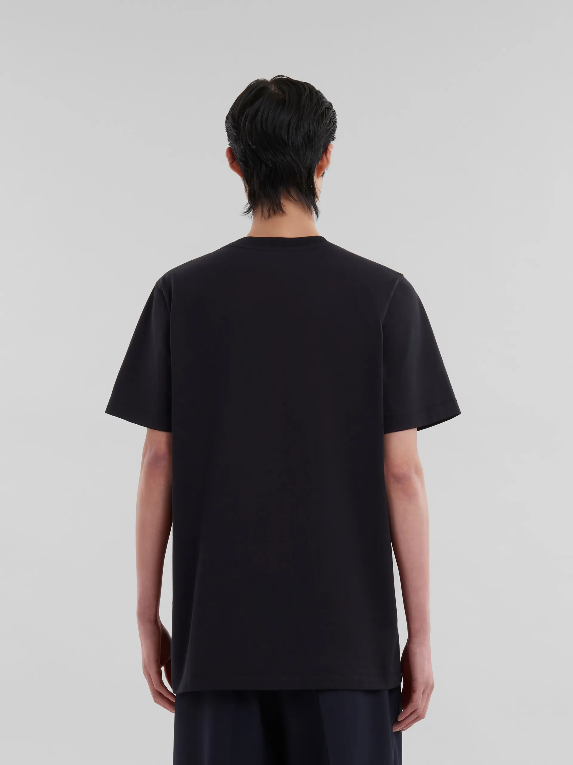 Camiseta negra de algodón orgánico con parche Marni