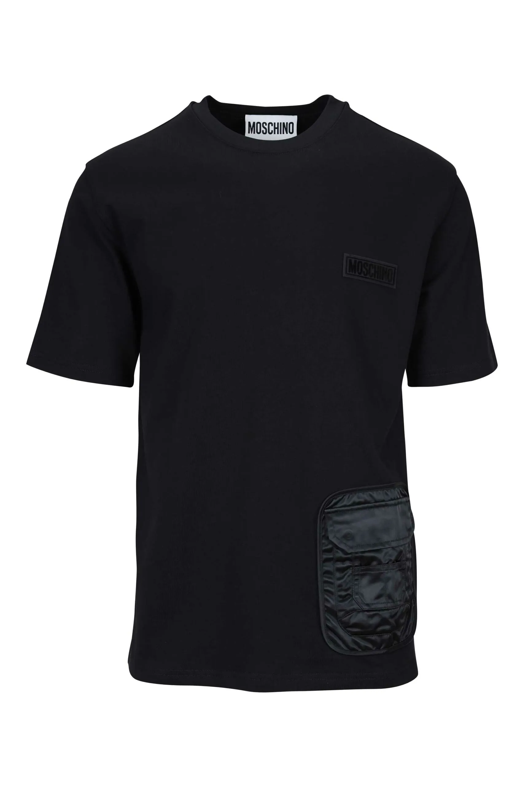 Camiseta negra mix con bolsillo y logo etiqueta monocromático