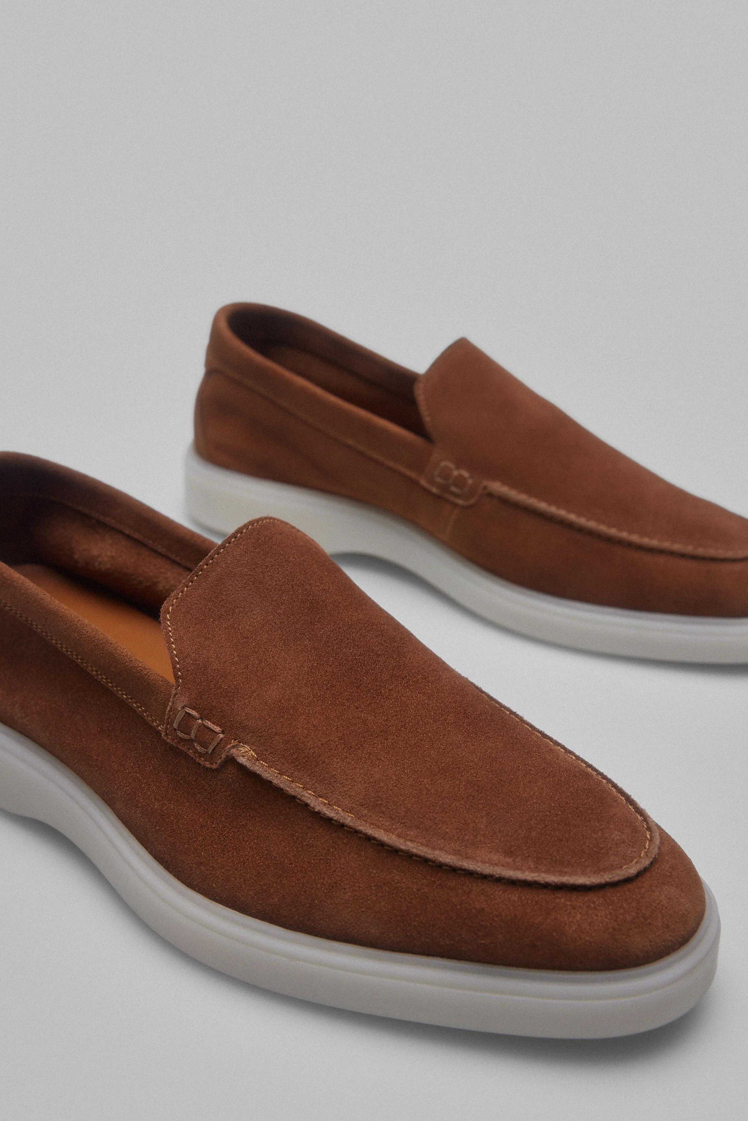 Casual leather loafer