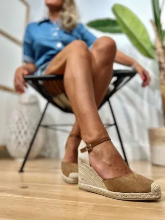 Cuña Antelina Pulsera KYTHERA Marrón