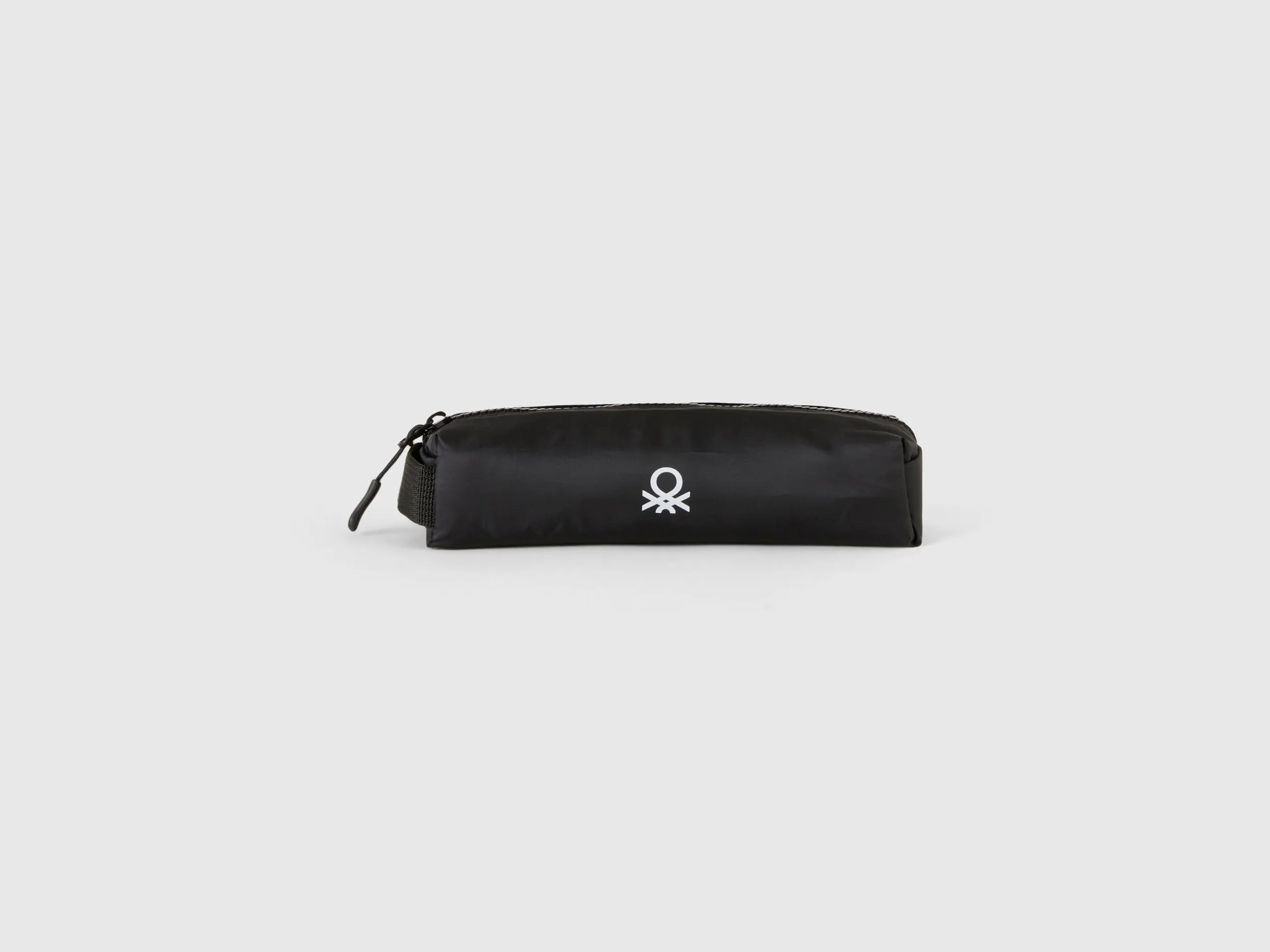 Estuche con logotipo