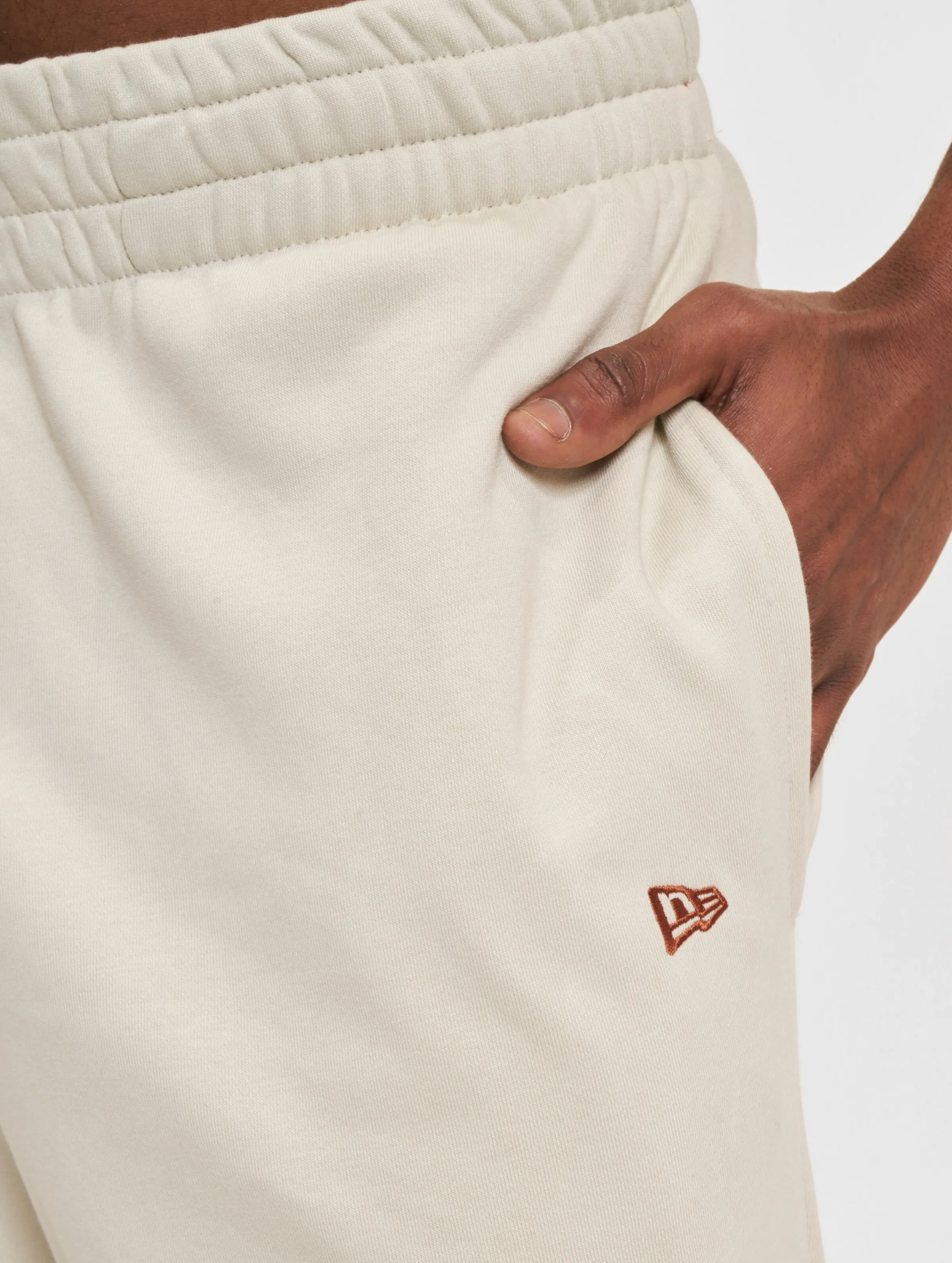 New Era League Essential Jogger