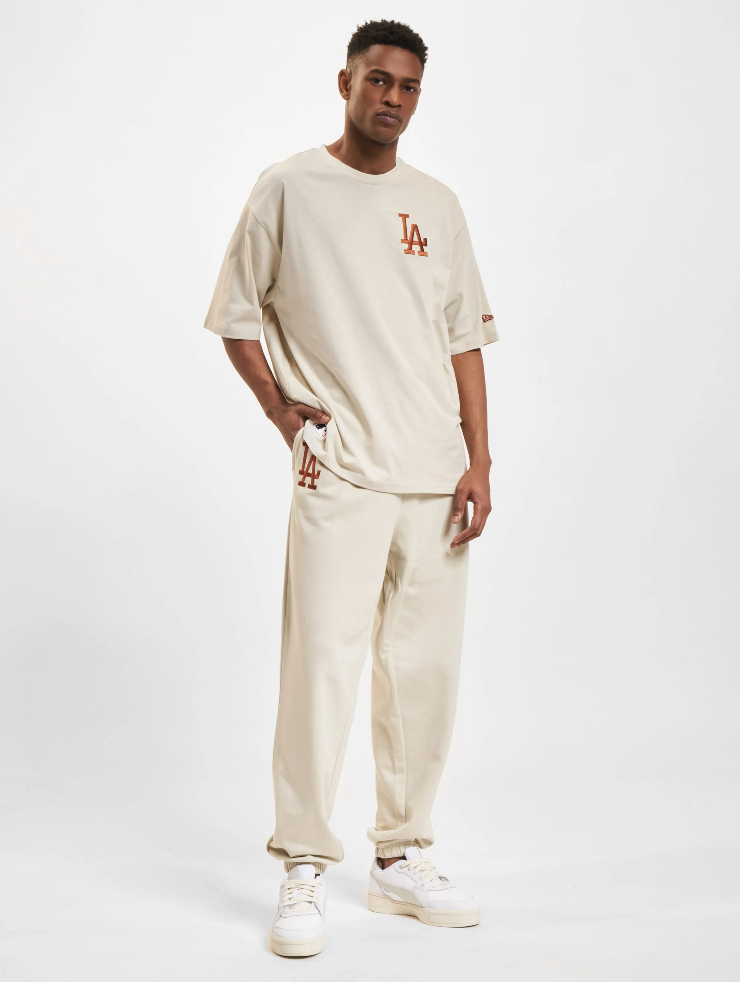 New Era League Essential Jogger
