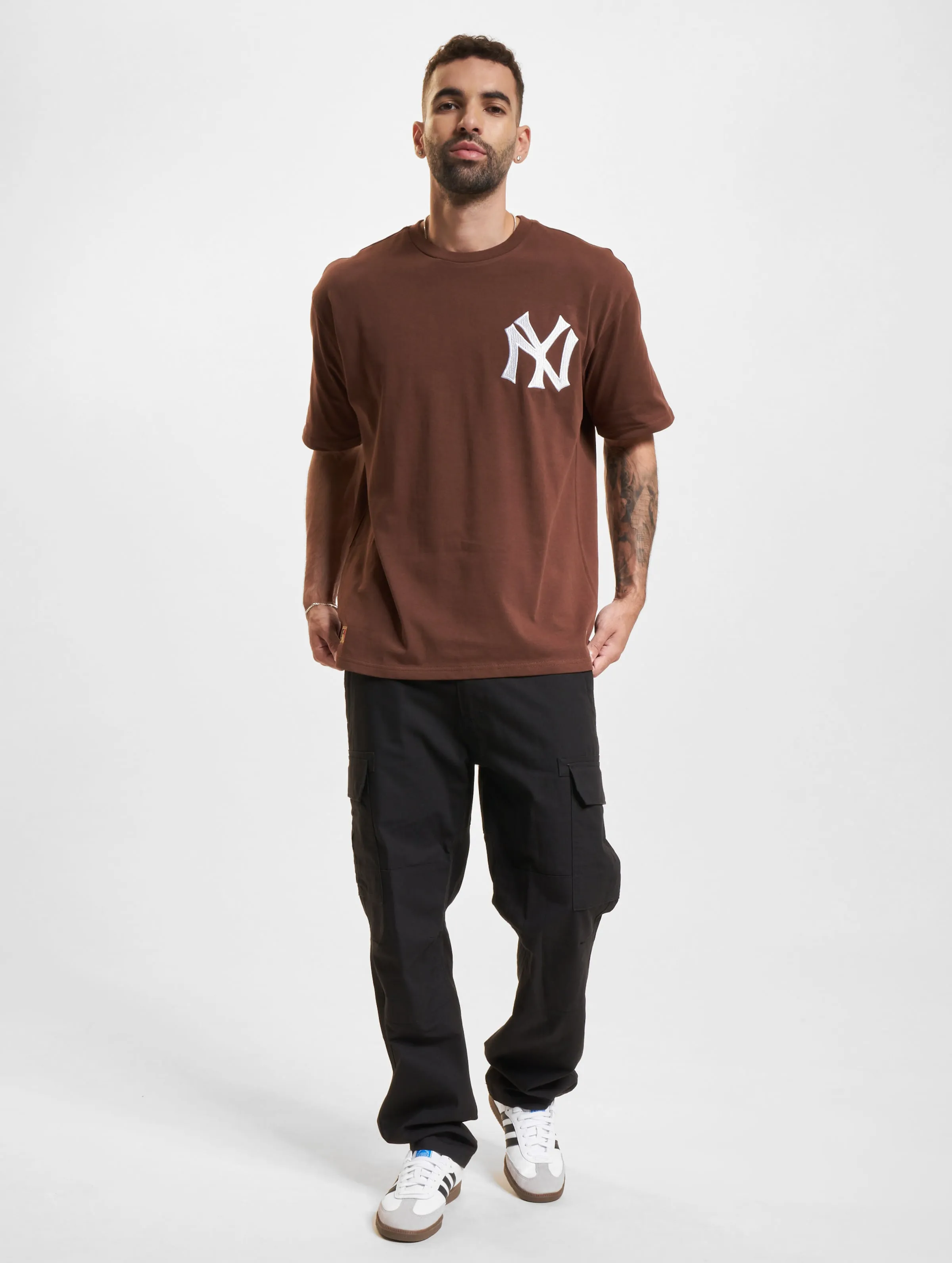 New Era Oversized Embroidry Logo Neyyan