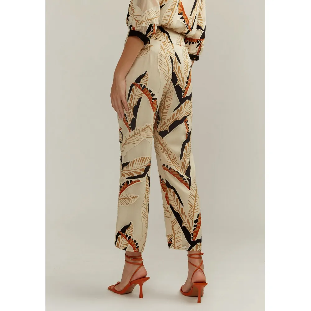 Pantalón ALBA CONDE beige estampado hojas