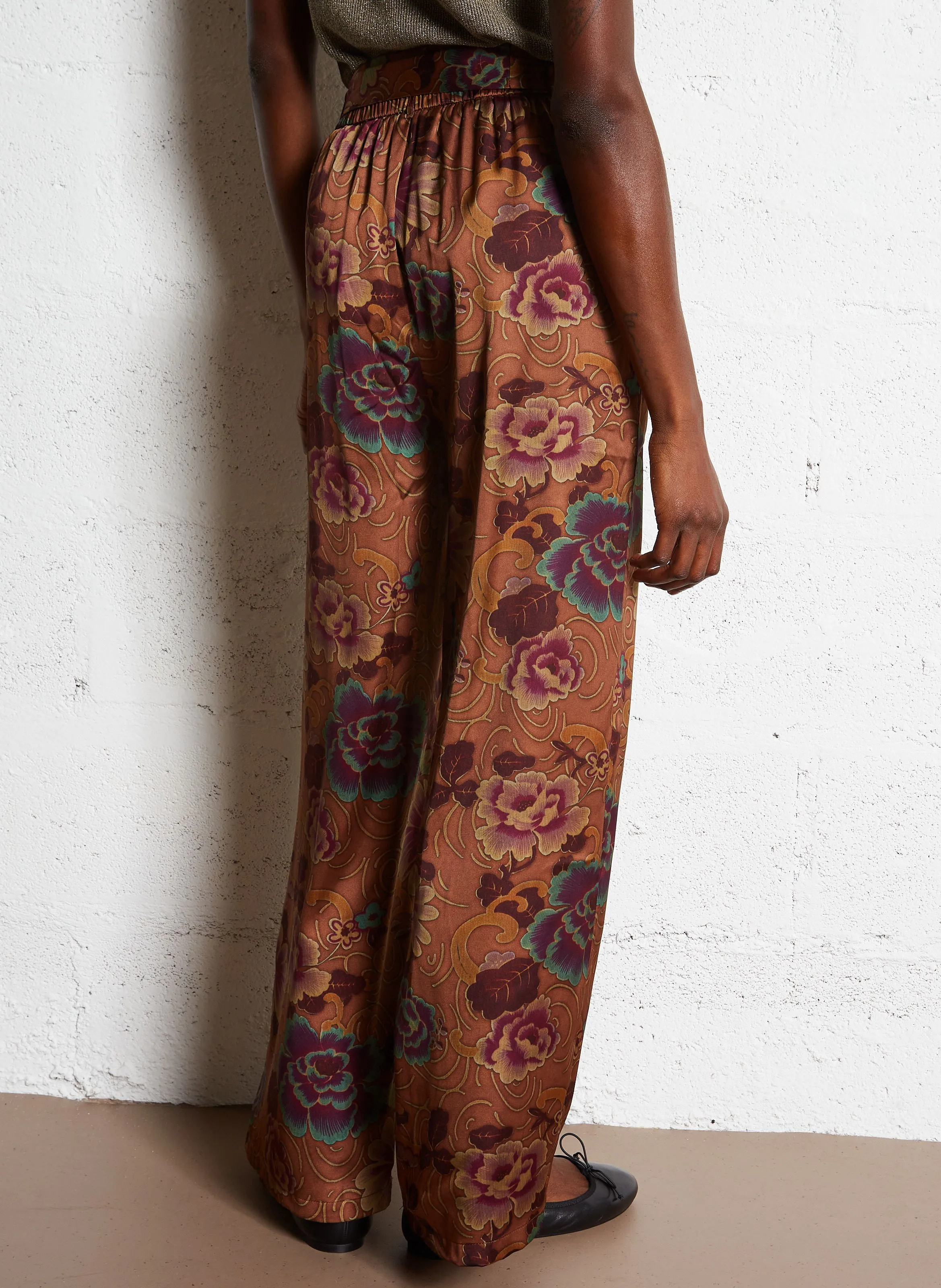 PASHIBA  PANTALóN RECTO DE TALLE ALTO ESTAMPADO EN MARRON