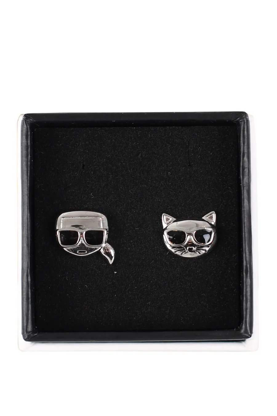 Pendientes color plata con figuras