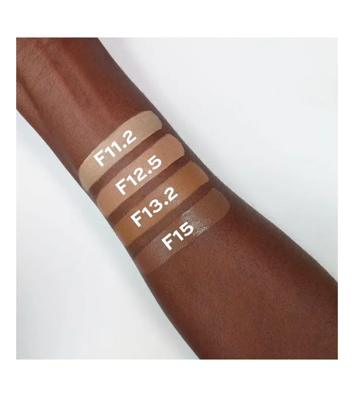 REVOLUTION RELOVE  BASE DE MAQUILLAJE SUPER MATTE  F15