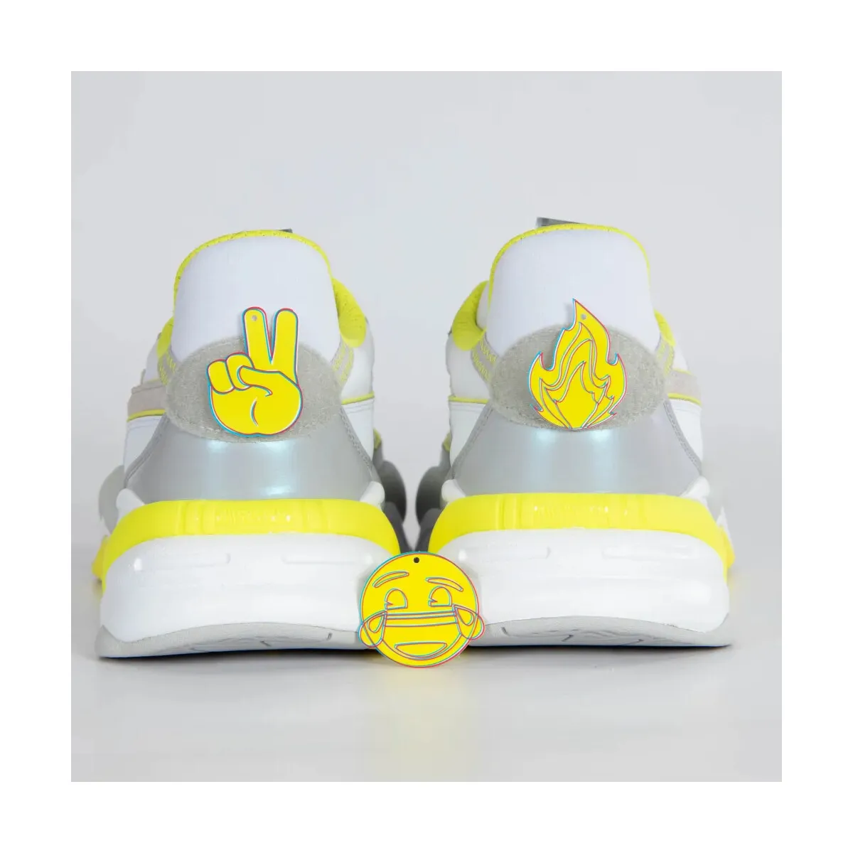RS2K X EMOJI