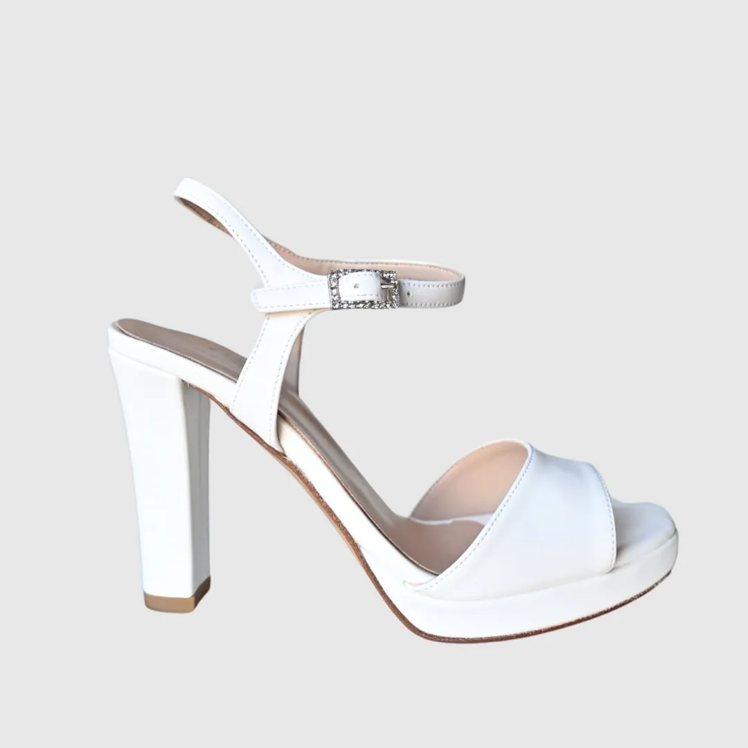Sandalia de piel con piedras swarovski | Joel A7405
