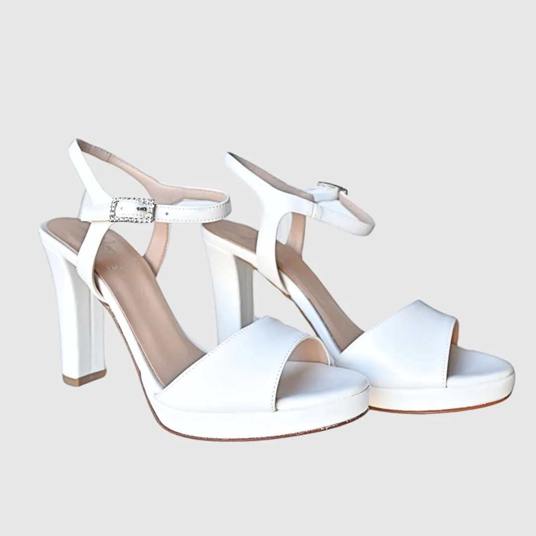 Sandalia de piel con piedras swarovski | Joel A7405