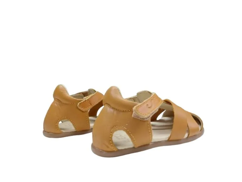 SANDALITA SEMICERRADA RESPETUOSA NENS EN COLOR CUERO 260H