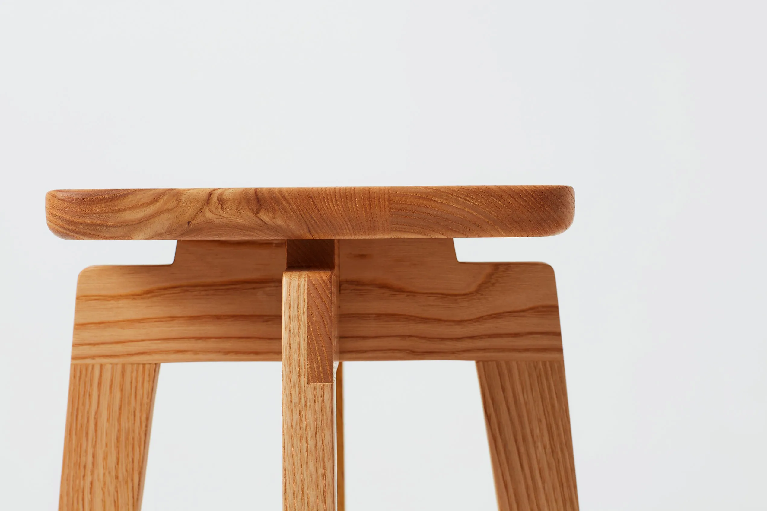Taburete Raíz 63cm Castaño