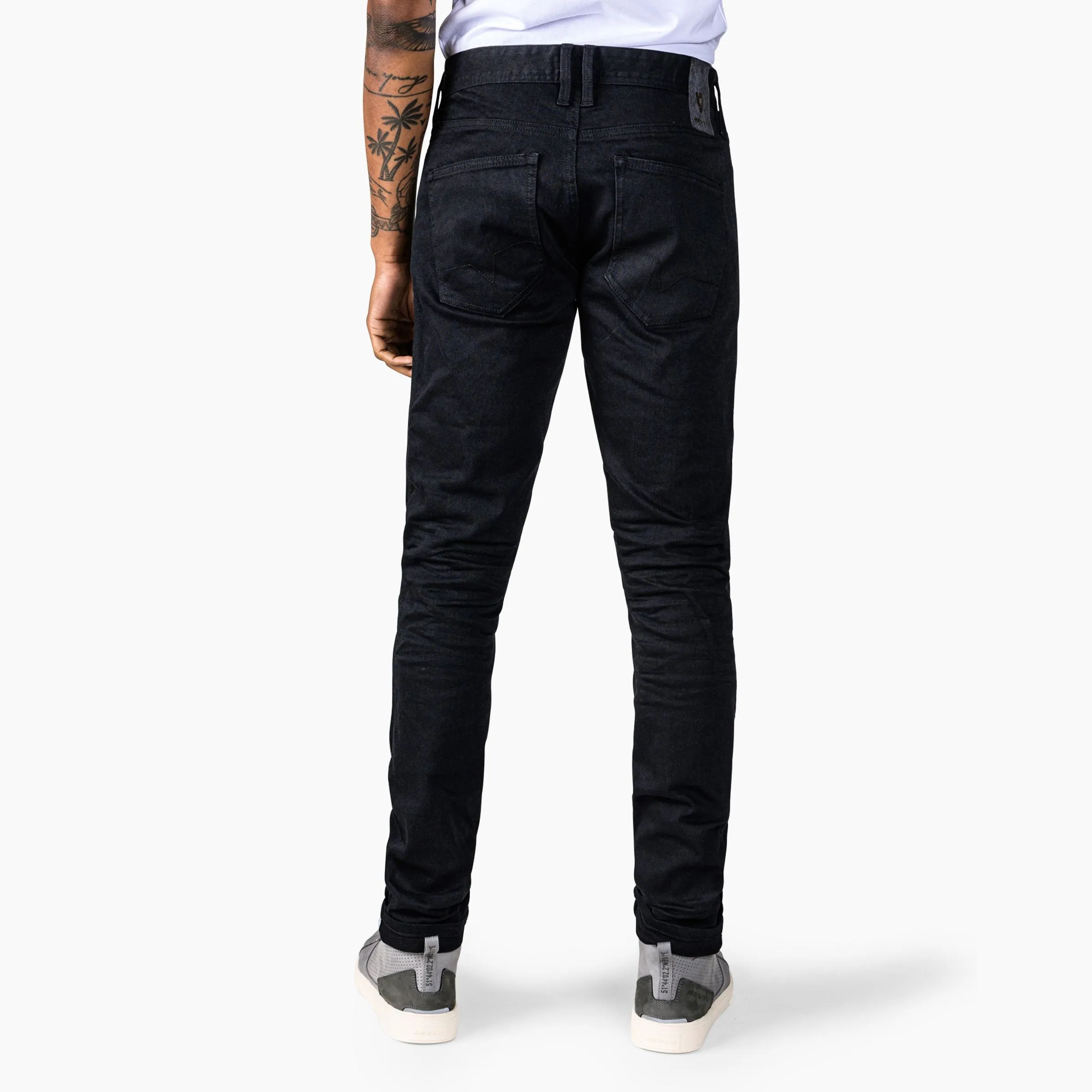 Vaqueros de moto clásicos Skinny Fit para combinar en tus salidas urbanas.