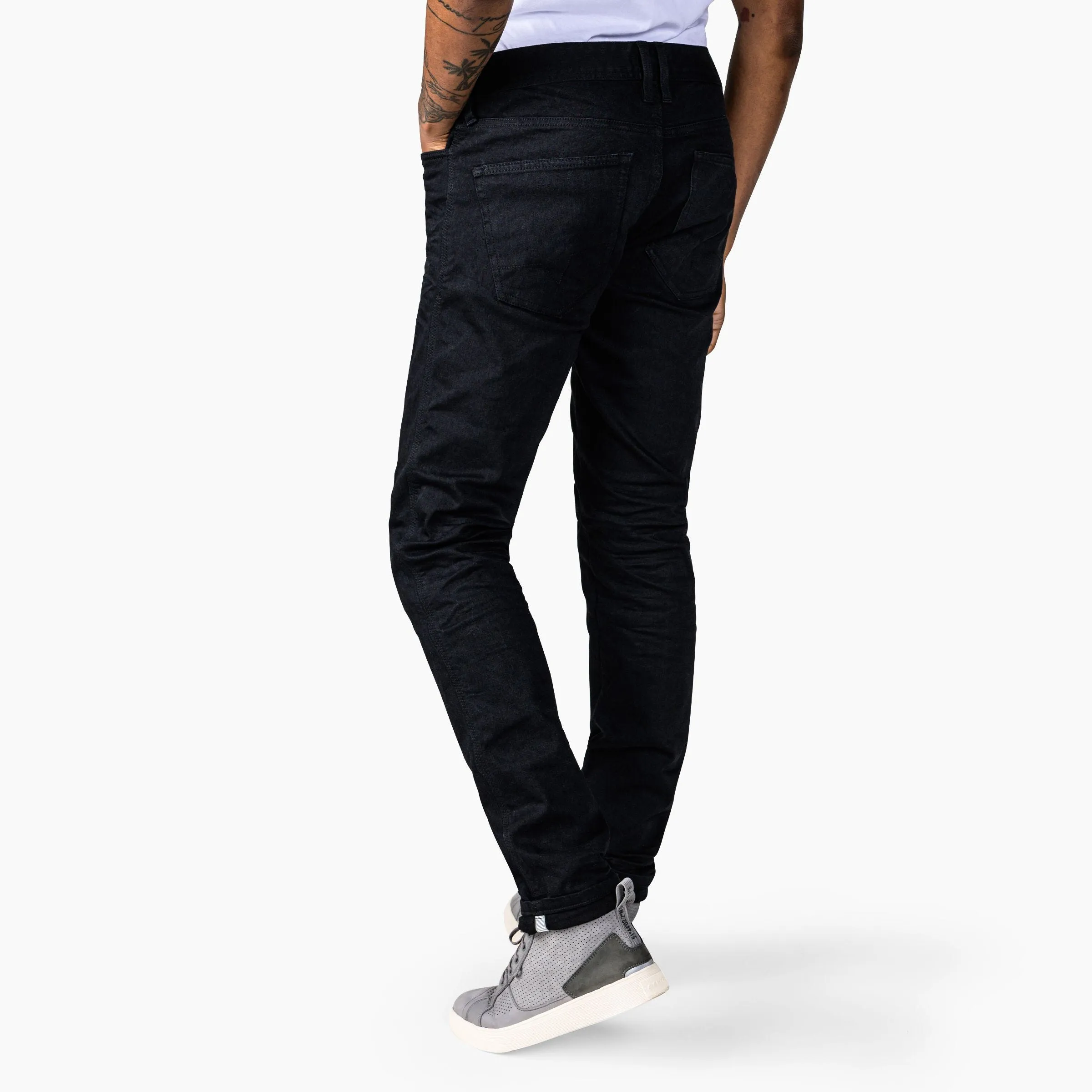 Vaqueros de moto clásicos Skinny Fit para combinar en tus salidas urbanas.