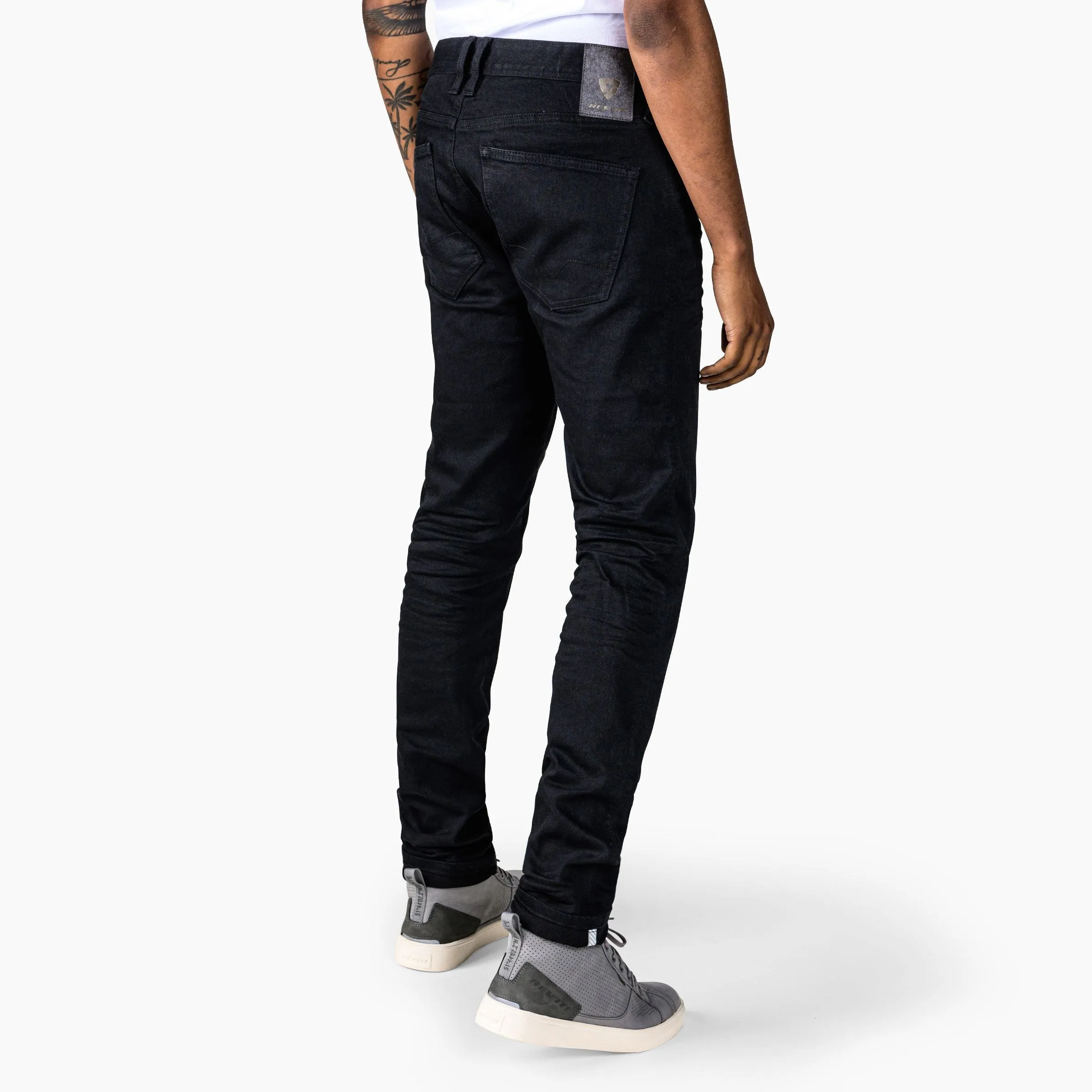 Vaqueros de moto clásicos Skinny Fit para combinar en tus salidas urbanas.