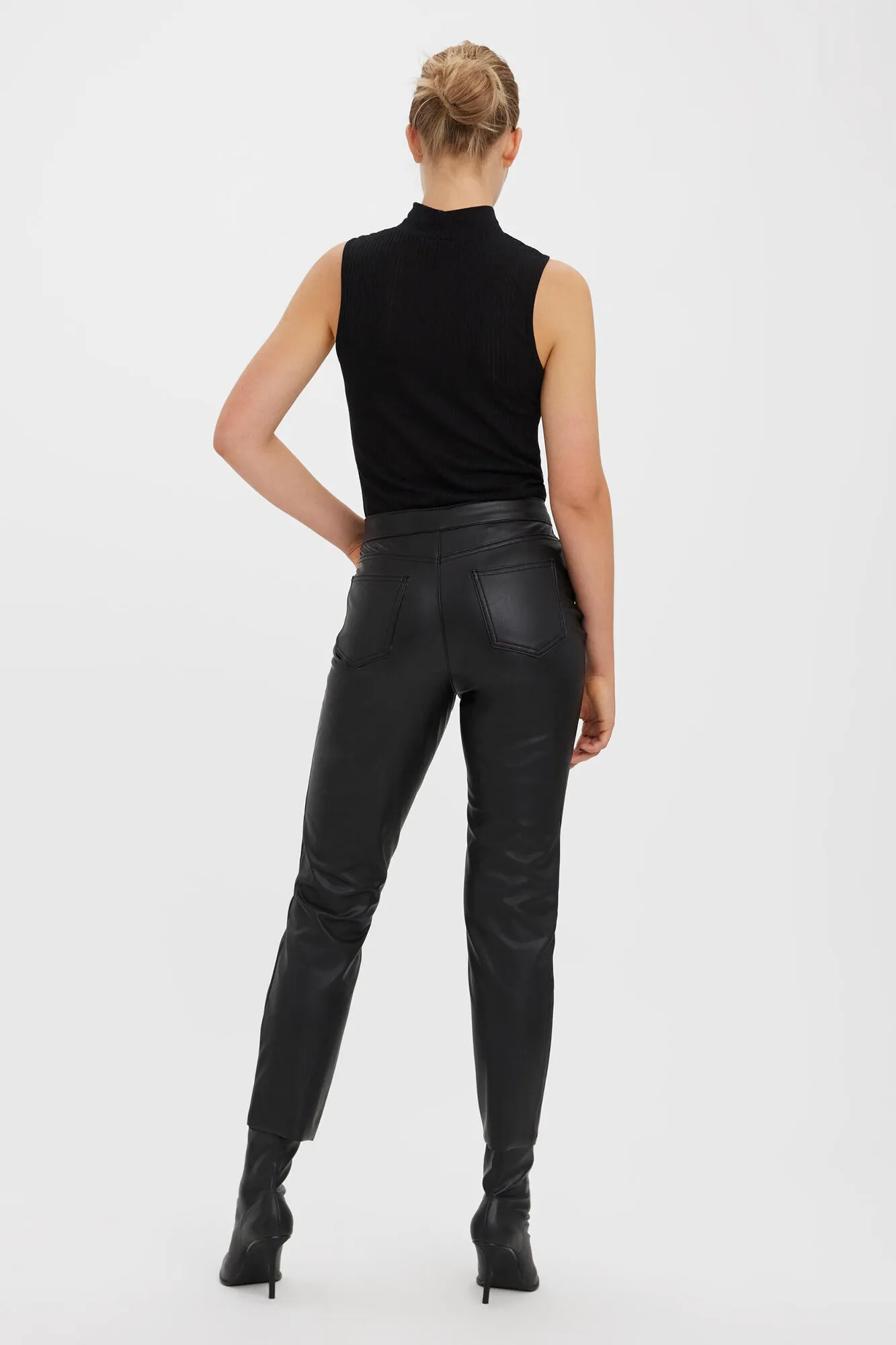 Vero Moda Pantalón recto efecto piel