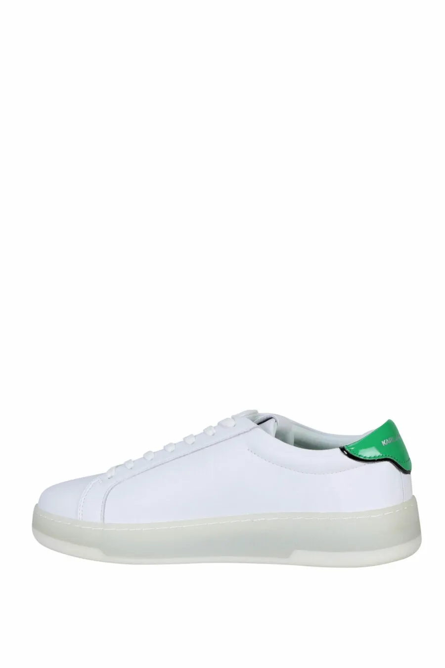 Zapatillas blancas con detalle verde y logo 