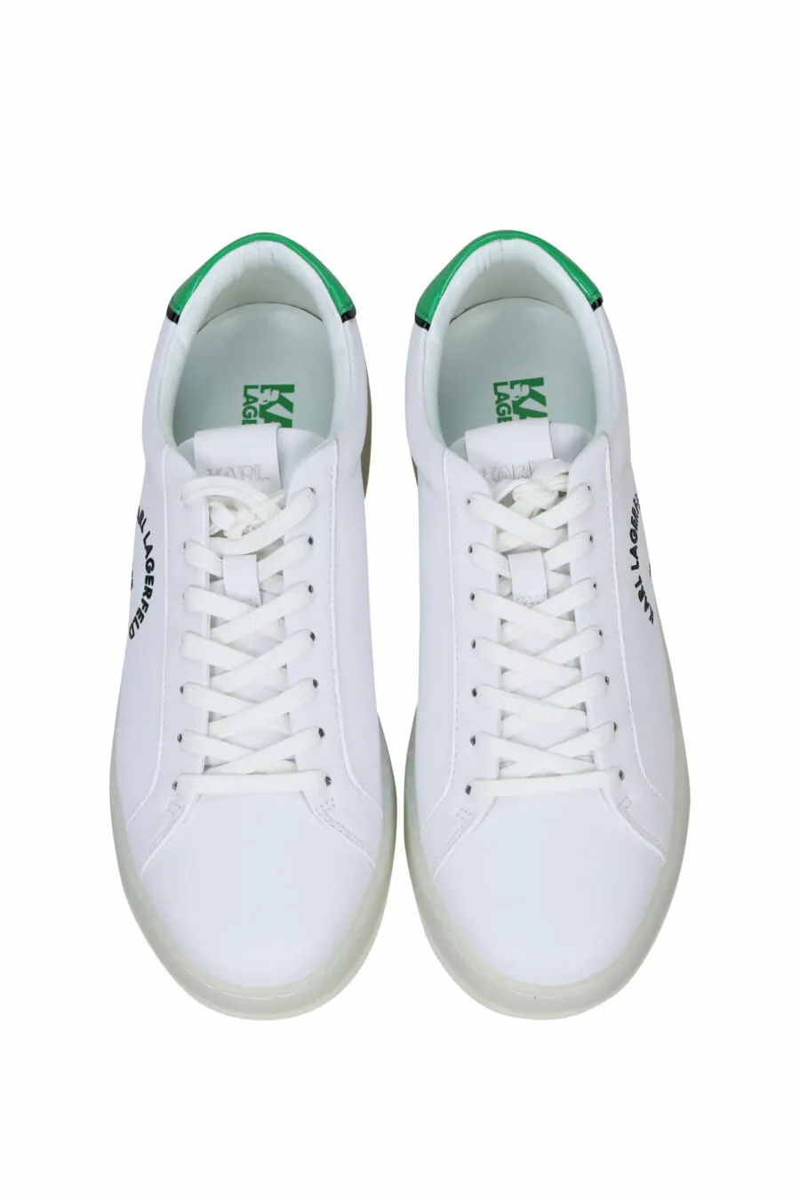 Zapatillas blancas con detalle verde y logo 